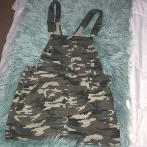 A romper/skirt bottom